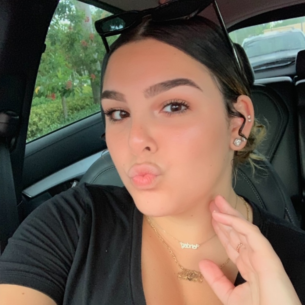 Meet your Posher, Nina